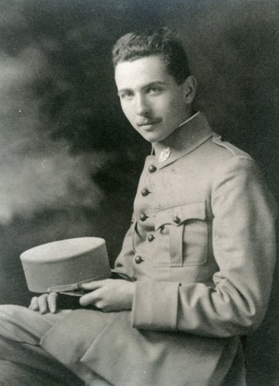 Louis Aragon (1897-1982) in uniforme da French Photographer